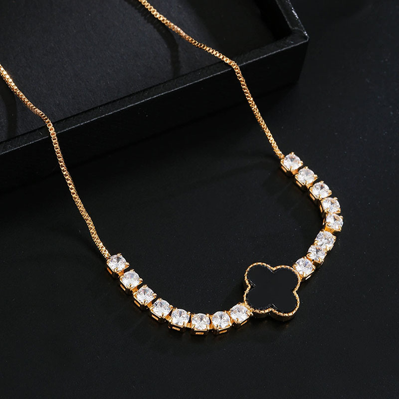 kanamina pull-out four-leaf clover bracelets (1)