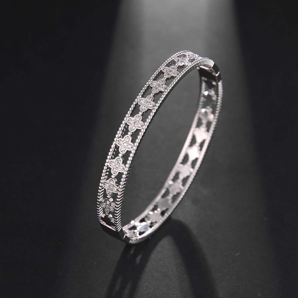 lucky four-leaf clover zirconia openwork bangle bracelets platinum